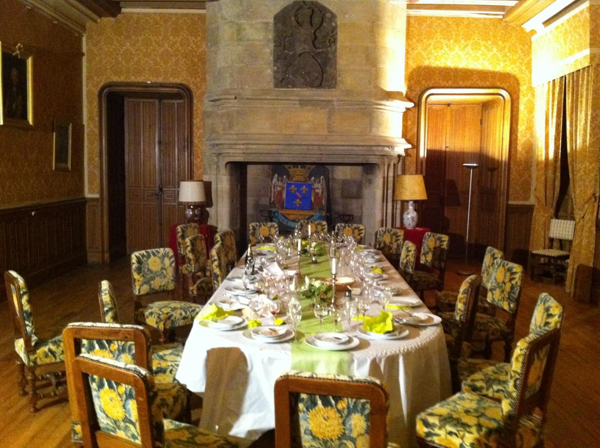 Chateau De Busset Buitenkant foto
